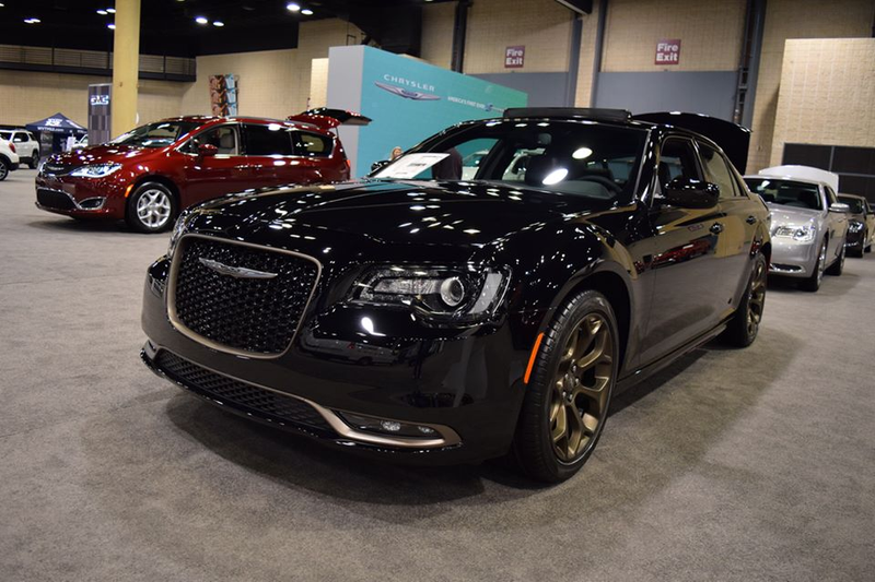 I sure do like this black/gold thing Chrysler’s got going on.